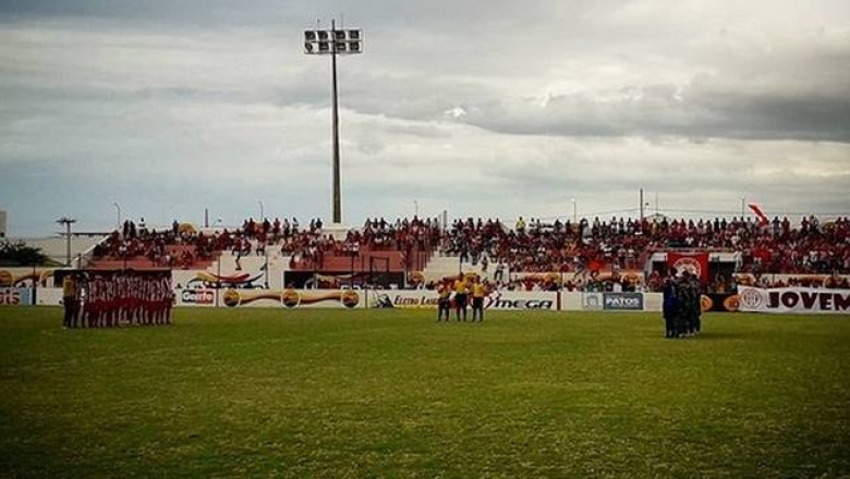 Nacional de Patos vence Esporte em clássico no José Cavalcante