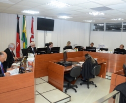 Por irregularidades em licitação, ex-prefeito tem direito político suspenso pela Justiça