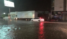 Chuva forte alaga ruas e danifica prédios em Sousa e Cajazeiras
