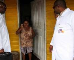 Cubanos do Mais Médicos terão direito à residência no Brasil 