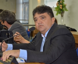 Roselânio Lopes substituirá Rivelino na Comissão de Finanças e Orçamento da Câmara de Cajazeiras; escute entrevista