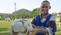 Assista vídeo espetacular do craque Neymar com apenas 14 anos de idade