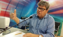 João Azevedo rebate denúncias sobre vínculos empregatícios e altos salários; ouça áudio
