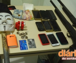 Operação da PM aprende quatro menores com armas, munições, drogas e máscaras em Cajazeiras