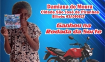 Dona de casa de São José de Piranhas ganha moto em sorteio do Paraíba de Prêmios