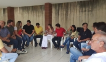 Cícero Lucena 'dar o ar da graça' e participa da reunião do PSDB