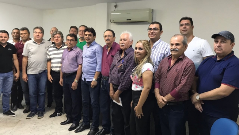 Água: políticos da situação e oposição de Uiraúna se unem, fecham parceria com estado e recebem garantias de João Azevedo