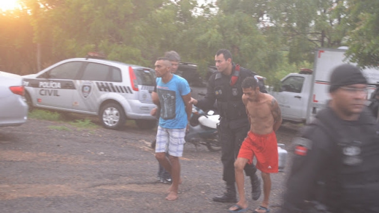 Polícias Civil e Militar prendem quatro pessoas acusadas de tráfico de drogas em Cajazeiras