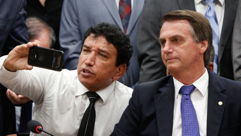 Jair Bolsonaro oferece vaga de vice na chapa ao PR