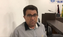 Vereador de Uiraúna cobra concurso público e diz que servidor passa até três meses sem receber salário; assista vídeo