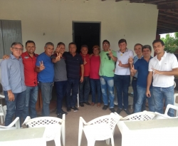 Um dia após anunciar apoio à Azevedo, prefeito de São João do Rio do Peixe reúne vereadores, suplentes e vice-prefeito e recebe aval da base