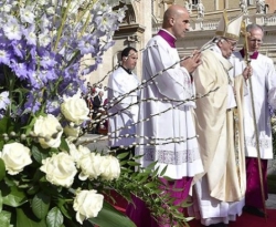 Papa Francisco pede diálogo para tratar conflitos que "não poupam indefesos"