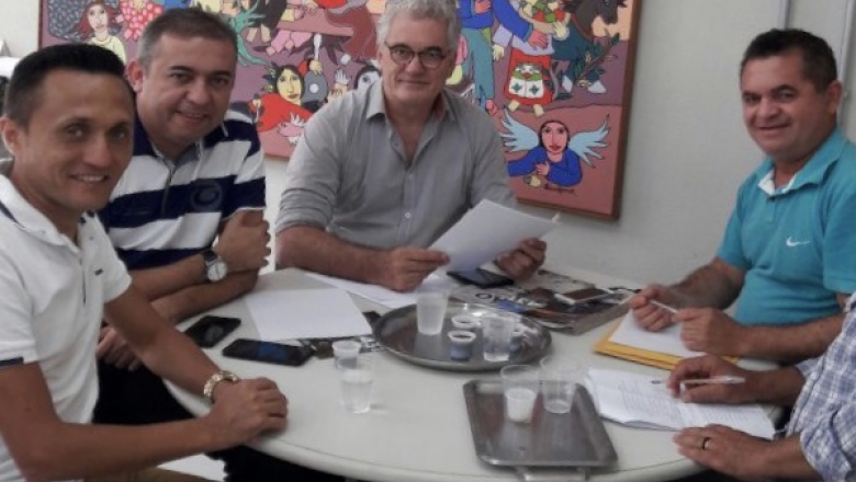 Frente Parlamentar de Cultura de Cajazeiras se reúne com Lau Siqueira para fortalecer parcerias e projetos