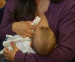 Comissão do Senado aprova licença-maternidade de 180 dias