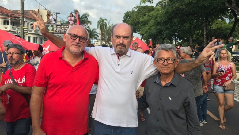"As ruas serão o palco da resistência de quem quer um país livre, soberano e democrático" afirma deputado Jeová Campos