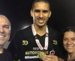 Botafogo festeja 30ª título paraibano com entrega de camisetas comemorativas