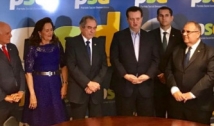 Com a presença de Kassab, senador Lira se filia ao PSD e cogita apoiar candidatura de Pedro Cunha Lima para governador