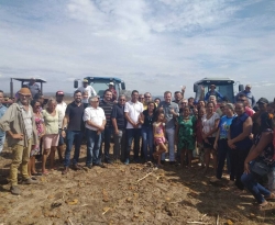 Prefeito de Sousa inicia serviço do Programa Corte de Terras na Comunidade Rural de Emiliano Zapata