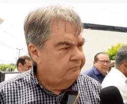 Lindolfo Pires se irrita com perguntas de jornalistas e desconversa sobre rompimento com João Estrela