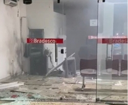 Bandidos explodem agência bancária em Jericó e levam dinheiro do cofre