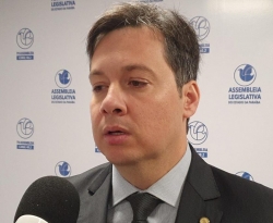 Jr Araújo defende revisão do calendário do ENEM 2020 e aponta: “Sem aulas, desigualdade aumenta entre os alunos” 