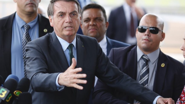 Bolsonaro manda repórter calar a boca e diz que não interferiu na PF