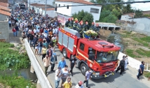 Multidão acompanha sepultamento do deputado Genival Matias em Juazeirinho