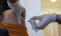 Universidade de Oxford retoma testes de vacina contra a Covid-19