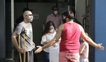 Governo manda médicos peritos do INSS voltarem e ameaça desconto