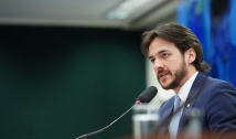 Brasil paga pior salário a professores entre 40 países, diz deputado paraibano