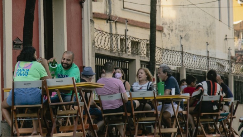 Consumo de bebida alcoólica fora de casa está proibido após 22 horas em Fortaleza