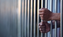 Polícia prende homem condenado há mais de 23 anos por roubos e furtos, em Patos