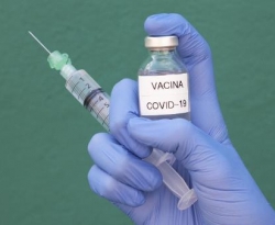 Vacina e infecção prévia podem ser menos efetivas contra nova variante da Covid