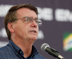 Bolsonaro 'cria campanha' para fiscalizar impostos de combustíveis