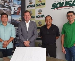 Tyrone discute investimentos, obras e homologação do Aeroporto Regional em Sousa
