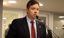 Júnior Araújo anuncia emenda de R$ 120 mil para saúde de Triunfo e prefeito comemora nas redes sociais