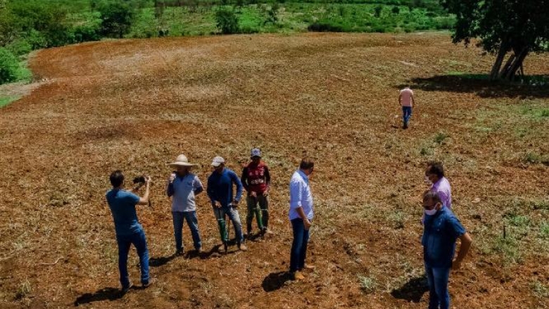 Prefeitura de São José de Piranhas conclui corte de terras e beneficia 700 pequenos agricultores