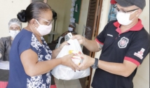 Prefeitura de Cajazeiras distribui cestas básicas com famílias carentes 