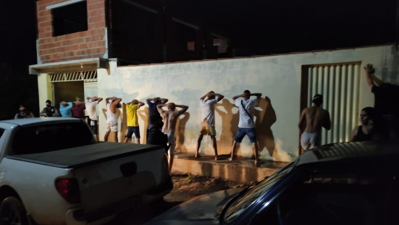 Polícia Militar acaba com festa e fecha bar no Sertão da Paraíba