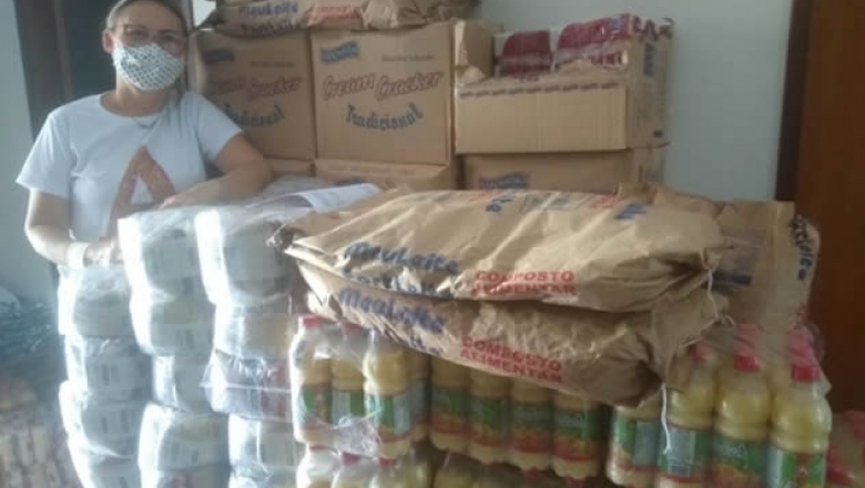 Prefeitura entrega ‘kits de merenda’ para alunos da rede municipal de São José de Piranhas