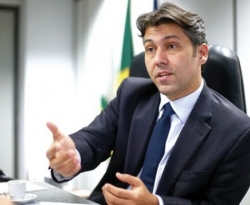 Leonardo Gadelha critica CPI da Covid-19: "Estamos perdendo tempo, temos coisas mais importantes"