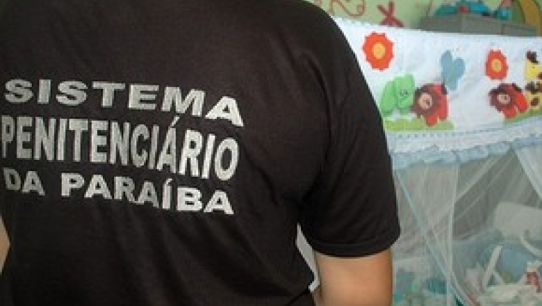 Polícia encontra droga escondida em roupa de bebê na Paraíba