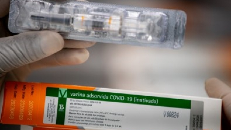 Butantan entrega 1,1 mi doses de vacina e paralisa produção por falta de insumos 