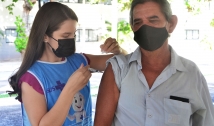 Prefeitura de João Pessoa aplica segunda dose das vacinas Astrazeneca e Coronavac nesta terça-feira