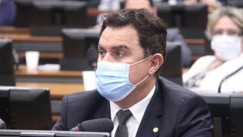 Wilson Santiago reforça luta por vacinação em massa em Sousa e reivindica ampliação para outros municípios