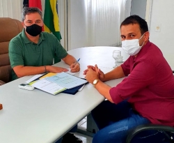 Efraim Filho confirma R$ 400 mil para pavimentação de ruas em Bernardino Batista
