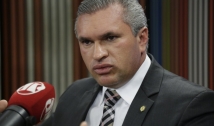 Ex-aliado de Bolsonaro, Julian Lemos diz que presidente não cumpre compromissos e defende terceira força 