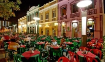 Novo decreto libera eventos de até 200 pessoas no Ceará e amplia horário dos restaurantes