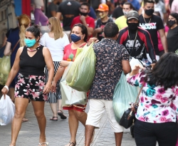 Novo decreto vale a partir de hoje no Ceará, mas aglomerações preocupam