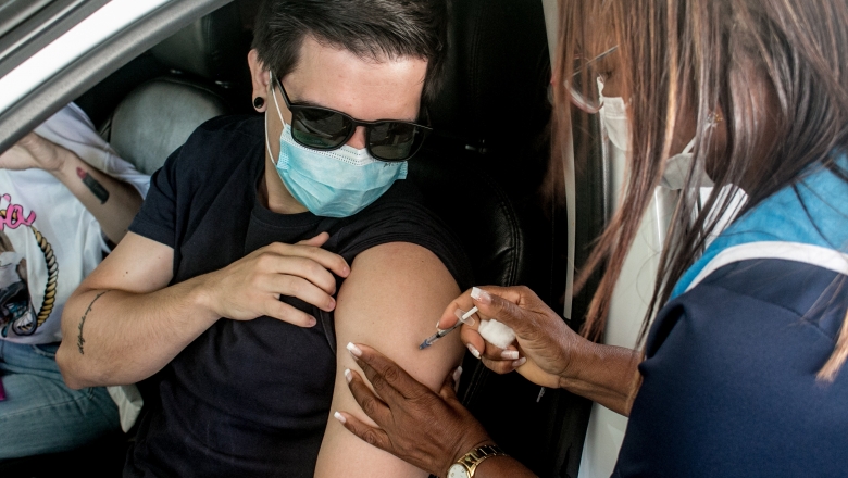 João Pessoa retoma primeira dose para público 24+ e segue imunizando grupos prioritários